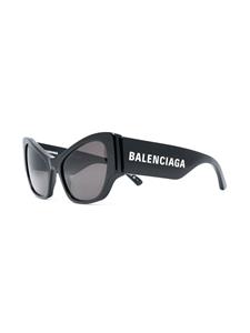 balenciagaeyewear Balenciaga Eyewear Zonnebril met cat-eye montuur - Zwart