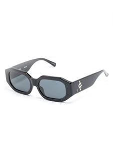 lindafarrow Linda Farrow x The Attico Blake zonnebril met rechthoekig montuur - Zwart