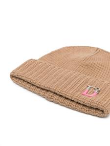DSQUARED2 monogram-plaque knitted beanie - Beige