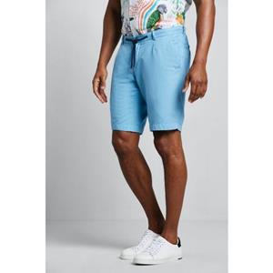 bugatti Bermudas, in sportlicher Optik