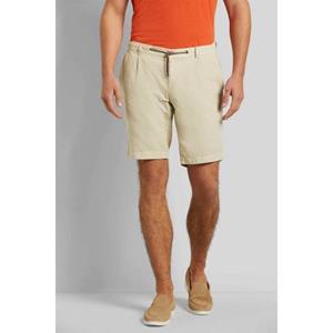 bugatti Bermudas, in sportlicher Optik