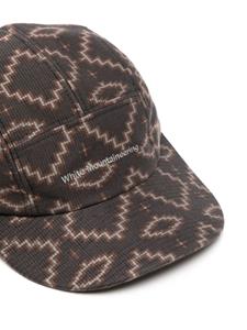 whitemountaineering White Mountaineering Pet met print - Bruin