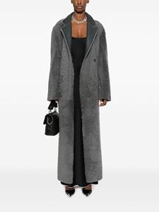 notched-collar shearling coat - Grijs