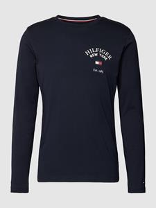 Tommy Hilfiger Langarmshirt "ARCH VARSITY LS TEE", mit Tommy Hilfiger Print auf der Brust