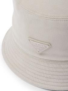 Prada Ribfluwelen vissershoed met logo - Beige