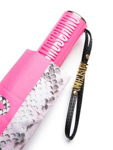 Moschino logo-edge snakeskin-print umbrella - Roze