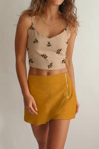 Averie Damen vegan Crop Top Und Shorts Set Bea Bumblebee Druck Auf Creme