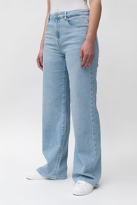 Dawn Damen vegan Dew Flared Soft Denim Classic Hellblau