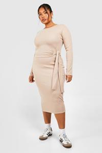 Boohoo Plus Geribbelde Midi Jurk Met Ceintuur, Mocha