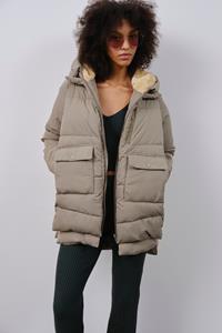 Embassy of Bricks and Logs Damen vegan Lyndon Pufferjacke Blass Oliv