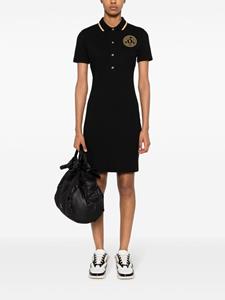 versacejeanscouture Versace Jeans Couture Mini-jurk met V-embleem - Zwart