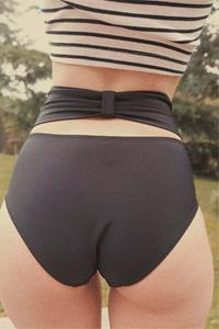 Anekdot Damen vegan Bikini Bottom Schleife Schwarz