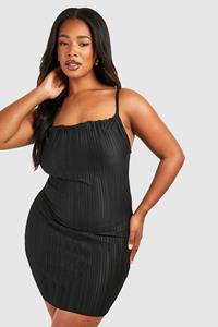 Boohoo Plus Plisse Jurk Met Waterval Hals En Bandjes, Black