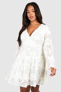 Boohoo Plus Geweven Jaquard Mini Jurk Met V-Hals En Franjes, Cream