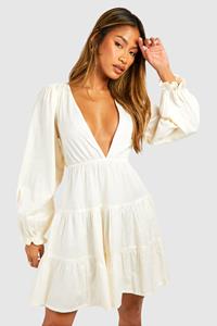 Boohoo Linnen Mini Jurk Met Laag Decolleté, Lange Mouwen En Laagjes, Stone