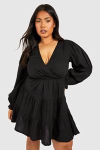 Boohoo Plus Linnen Mini Jurk Met Laag Decolleté En Laagjes, Black