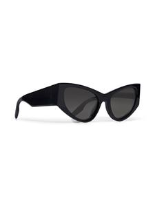 balenciagaeyewear Balenciaga Eyewear Zonnebril met cat-eye montuur - Zwart