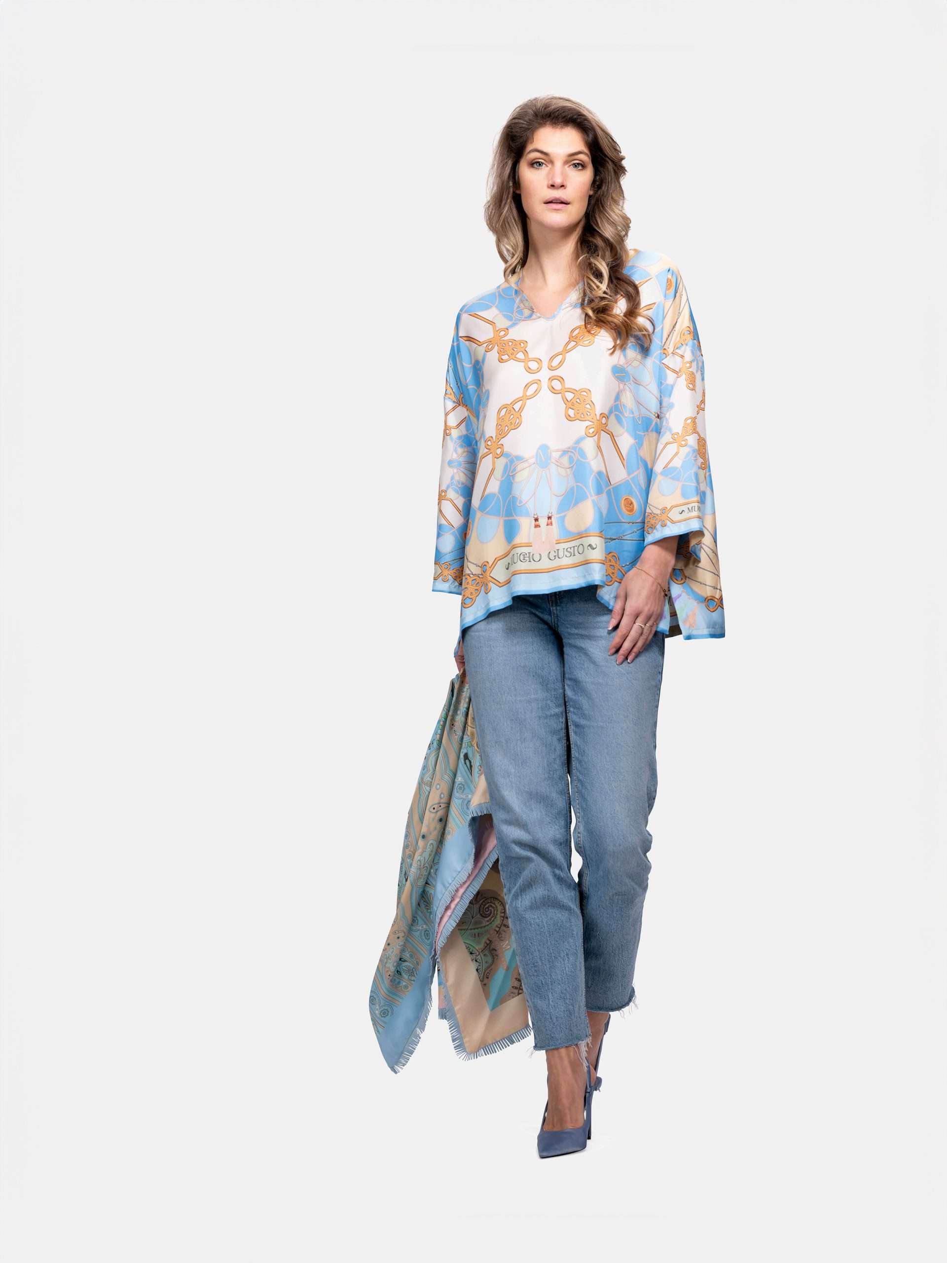 Mucho Gusto Zijden blouse seta ketting en kwasten print