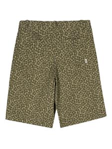 maisonkitsuné Maison Kitsuné Bermuda shorts met bloemenprint - Groen