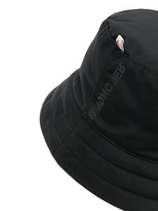 Moncler Grenoble rubberised-logo bucket hat - Zwart