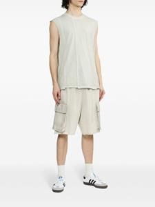 izzue Katoenen cargo shorts met koud geverfd effect - Beige