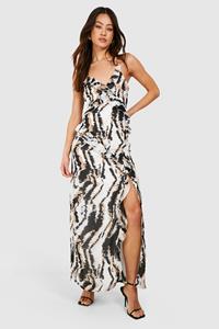 Boohoo Tall Chiffon Luipaardprint Maxi Jurk Met Ruches, Brown