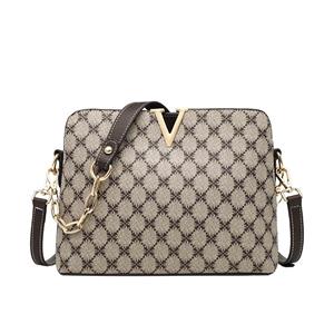 Sparkling Stars Women's bag is fashionable and easy to wear. Retro printed shell bag, crossbody shoulder bag, chain, and handbag trend