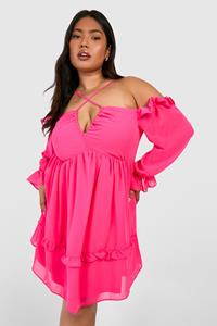 Boohoo Plus Chiffon Skater Jurk Met Gekruiste Hals, Hot Pink