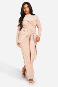 Boohoo Plus Strakke Geplooide Dubbele Maxi Jurk Met Strik, Mocha