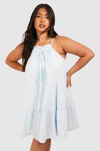 Boohoo Plus Geweven Broderie Mini Jurk Met Geplooide Zoom, Blue