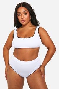 Boohoo Plus Gekreukelde Bikini Top Met Lage Ronde Hals En Contrasterende Zoom, White