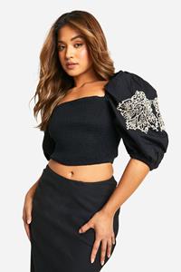 Boohoo Petite Geborduurde Crop Top Met Pofmouwen, Black