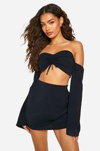 Boohoo Platgeslagen Geplooide Off Shoulder En Mini Rokje, Black