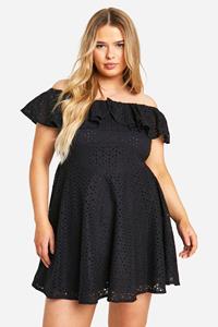 Boohoo Plus Off Shoulder Broderie Skater Jurk Met Ruches, Black