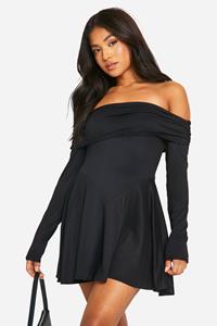 Boohoo Petite Off Shoulder Skater Jurk Met Lange Mouwen En V-Taille, Black
