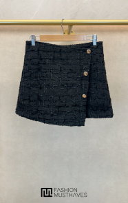 The Musthaves Bouclé Button Skort Zwart