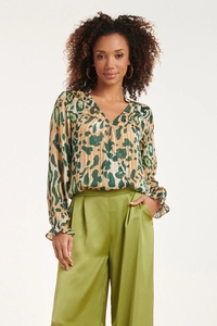 Smashed Lemon 24500 chiffon top met cheetah print |