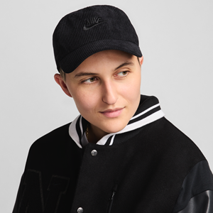 Nike Club ongestructureerde pet van corduroy - Zwart