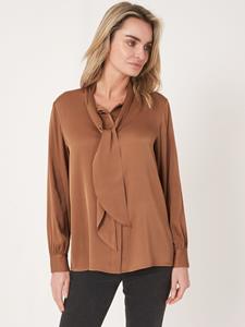 REPEAT cashmere Zijden blouse met strikhals
