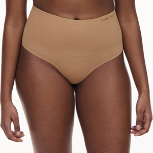 Chantelle Smooth Comfort Shapewear High-Waisted g-string, bruin