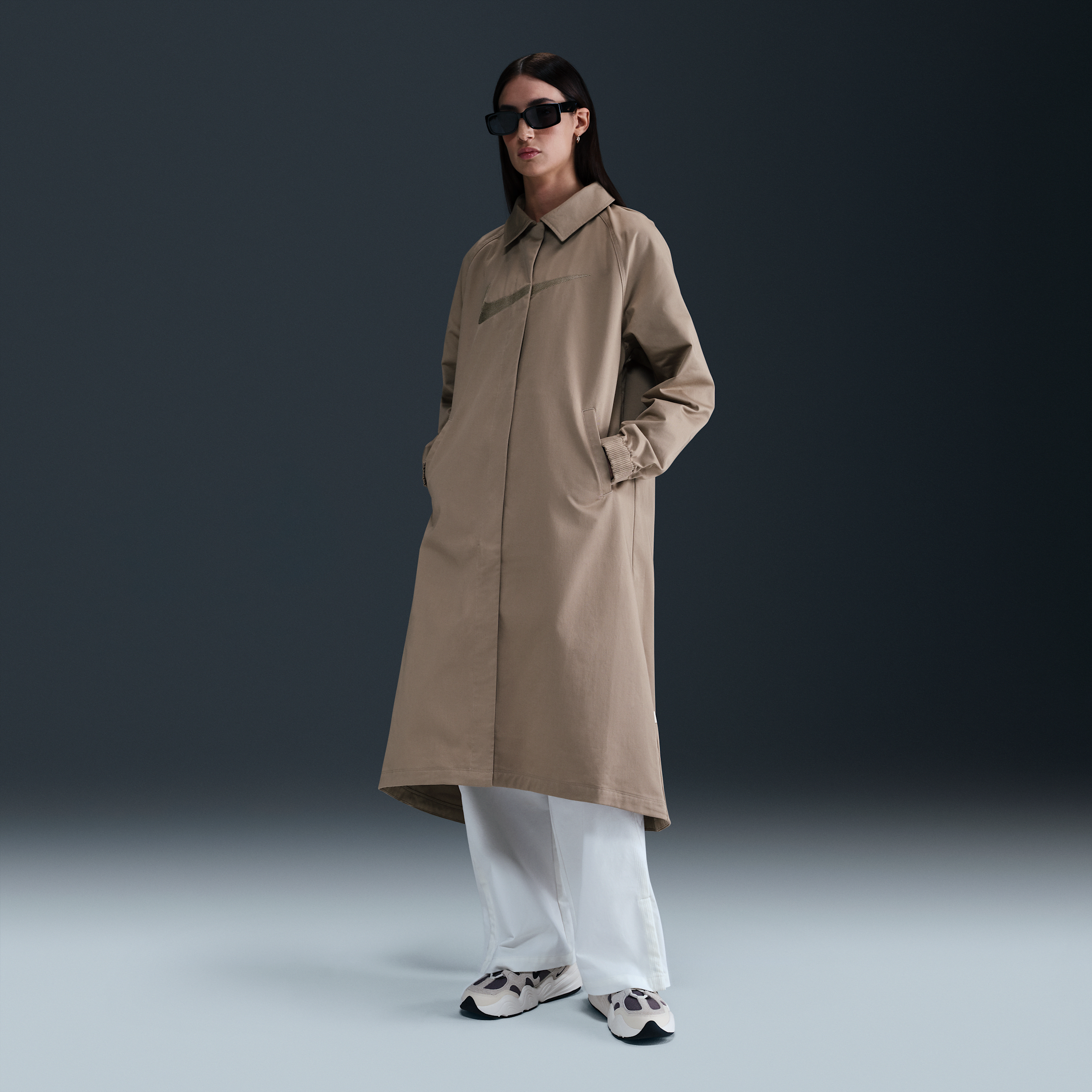 Nike Sportswear Collection ruimvallende trenchcoat van keperstof voor dames - Bruin