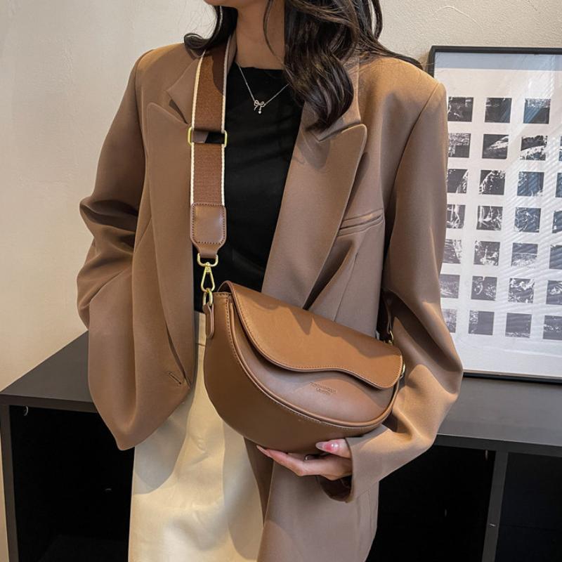 Vrouwen PU Retro Luxe Effen Kleur Kleine Schoudertas Mode Eenvoudige Oksel Handtas voor Vrouwelijke Reizen Crossbody koffie