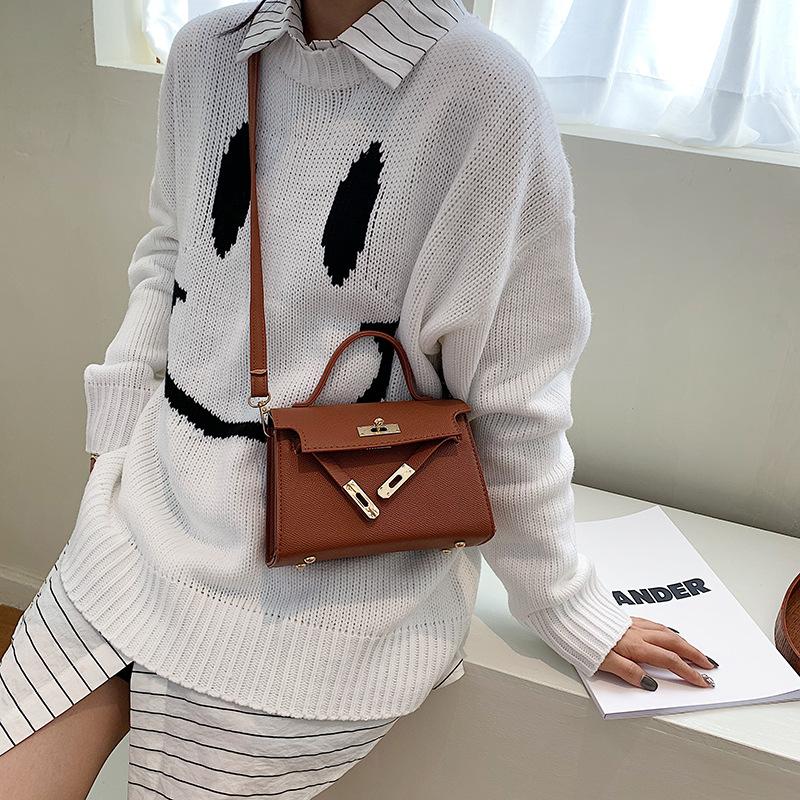 2022 Eenvoudige Casual Kleine Tas Vrouwelijke Populaire Nieuwe Trend Mode Retro Draagbare Schoudertas Messenger Bag Handtas rood
