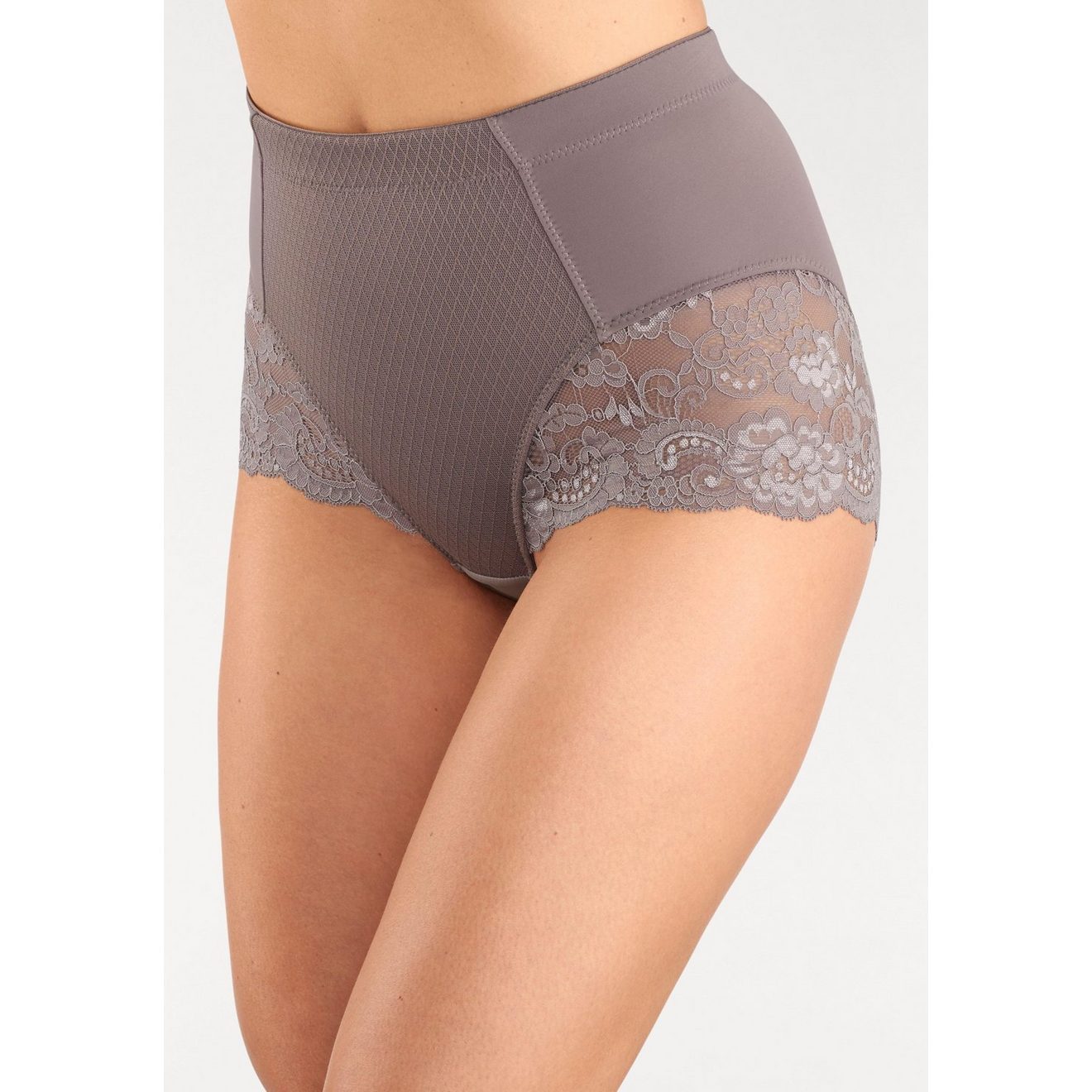 Lascana Modellerende slip met hoogwaardige kant op de pijp