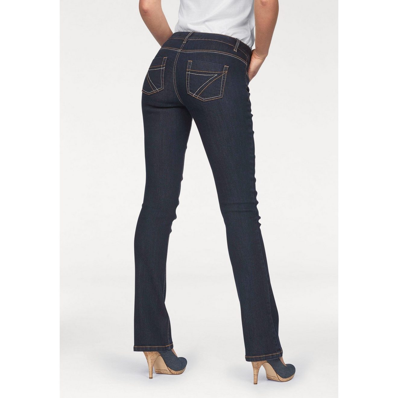 Arizona Bootcut jeans Met contrasterende stiksels normale taille, bootcut, 5-pocket-stijl, donkere wassing