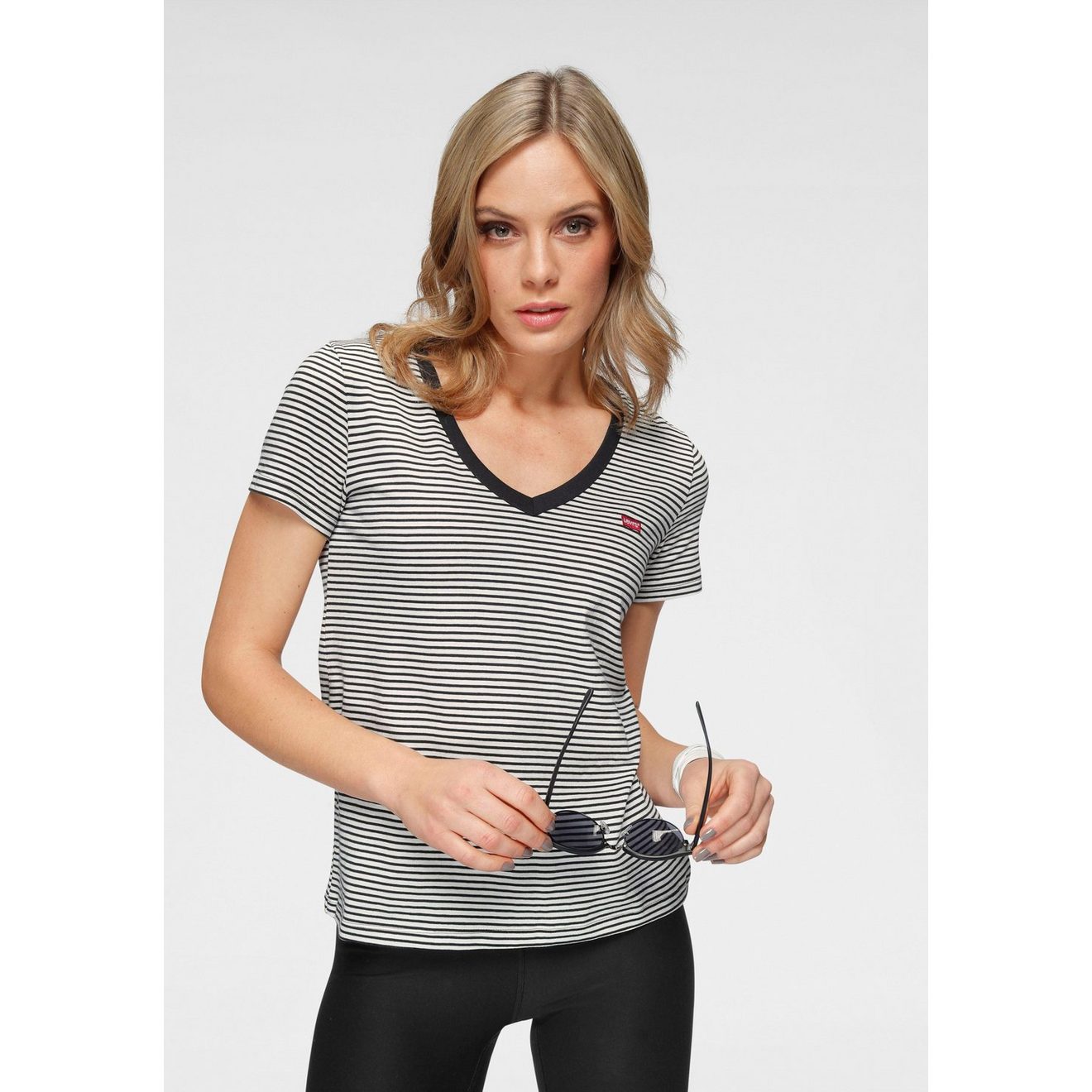 Levi's Shirt met V-hals PERFECT VNECK met mini-batwing-logoborduursel