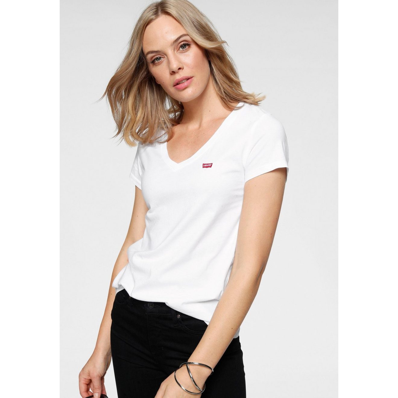 Levi's Shirt met V-hals Perfect Tee met klein batwing-logo