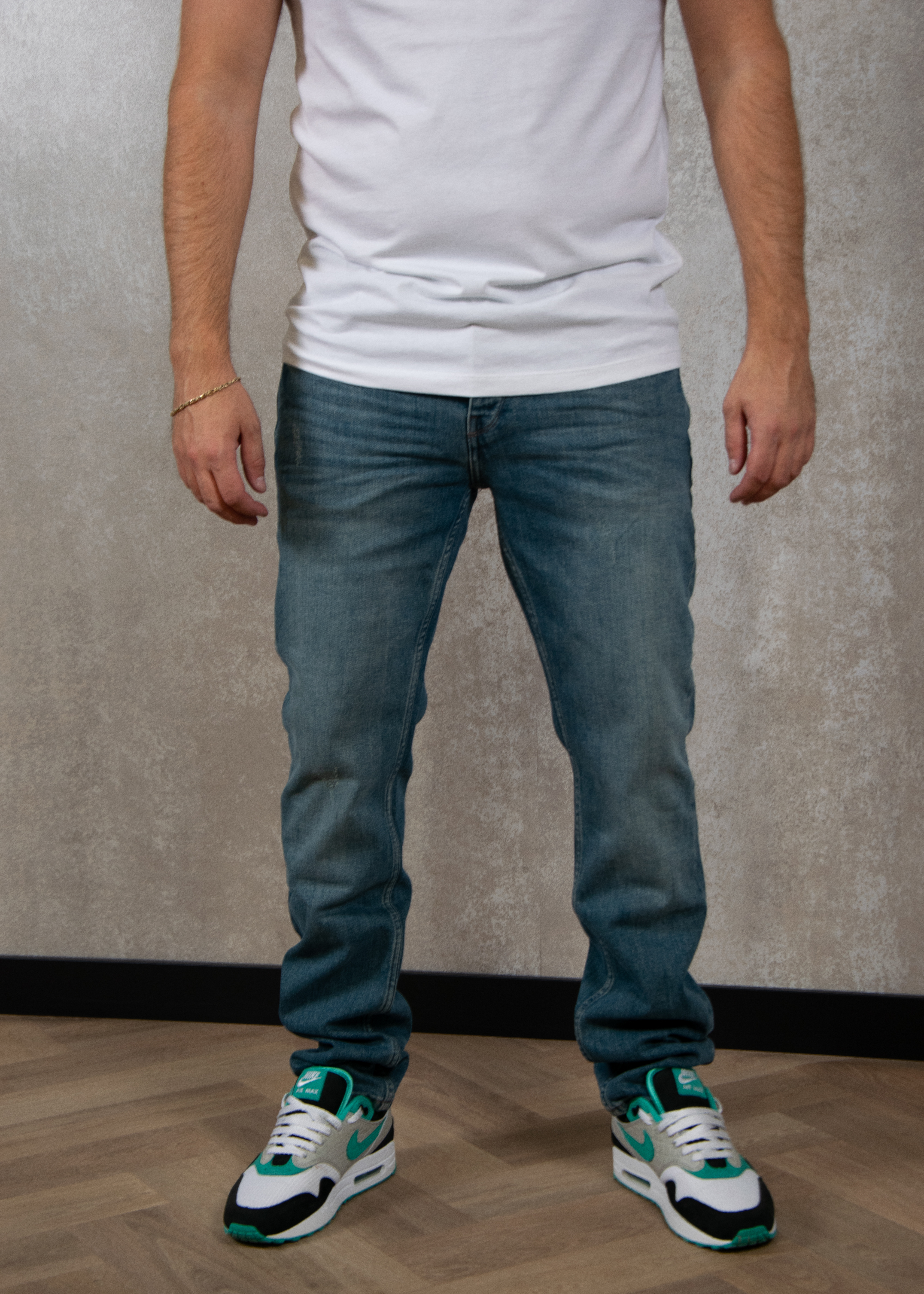 Pure Path The ryan slim fit tapered leg