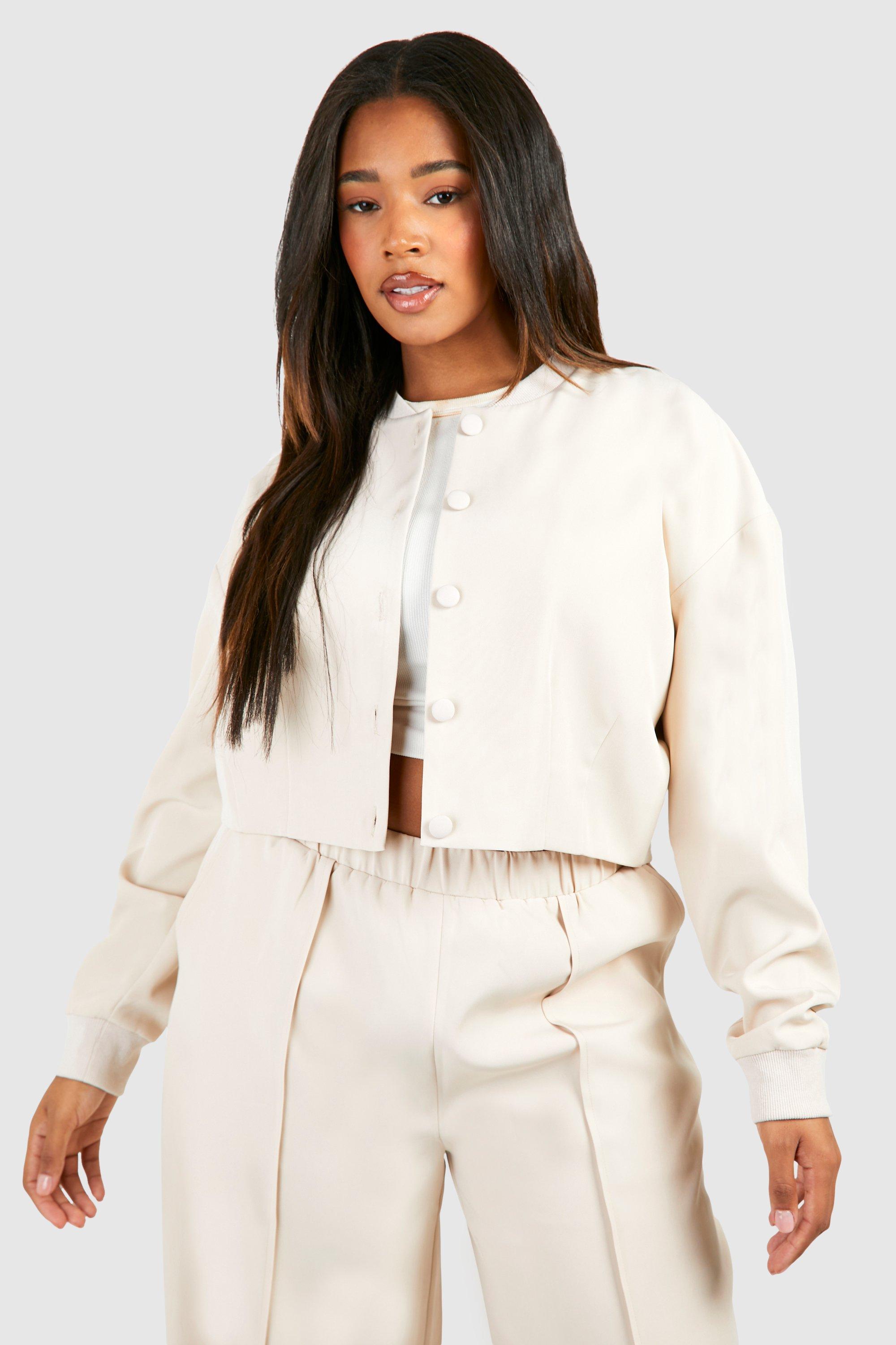 Boohoo Plus Getailleerd Baggy Bomberjack Met Drukknoopjes, Ecru