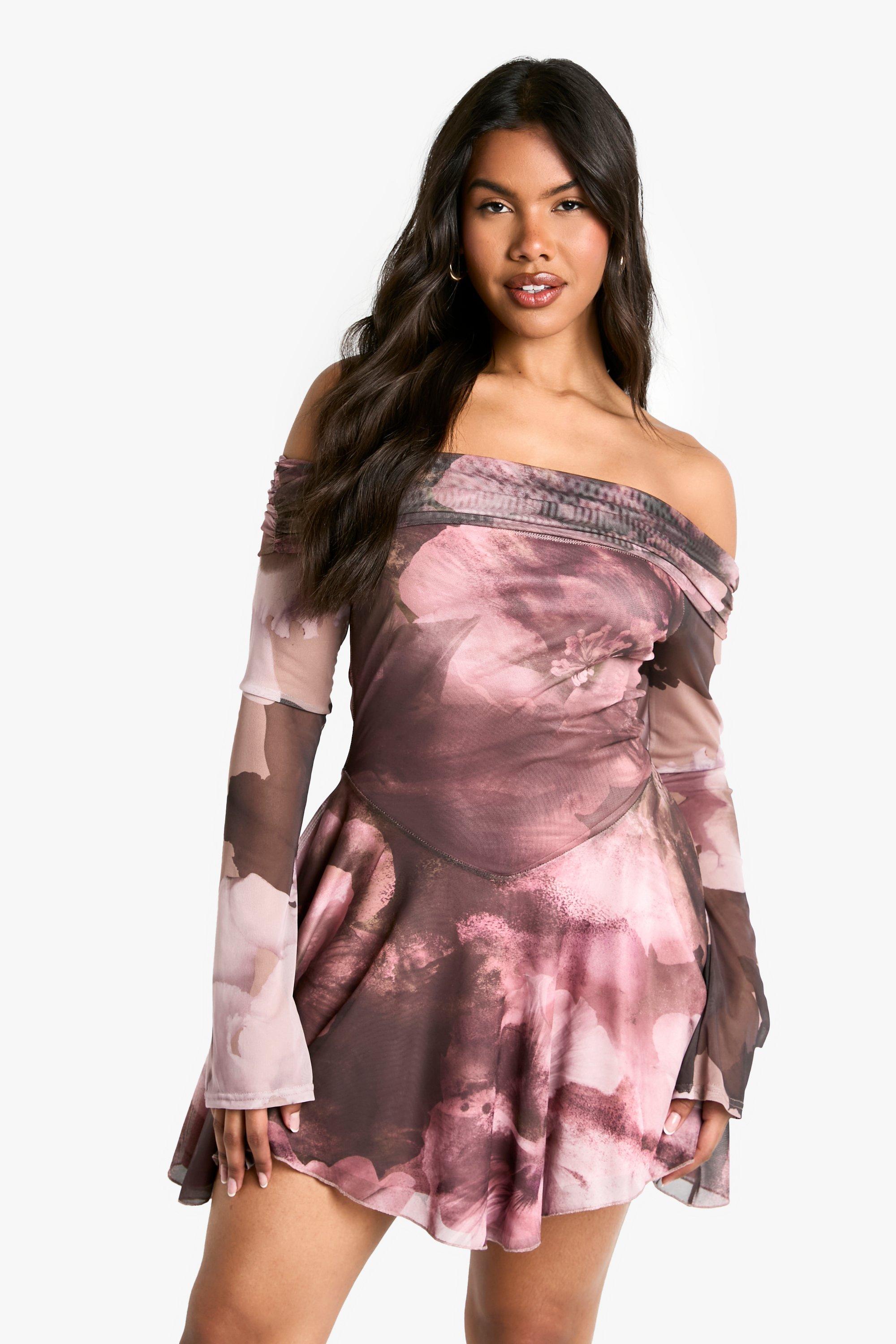 Boohoo Bloemenprint Skater Jurk Met Uitgesneden Hals En Lange Mouwen, Black